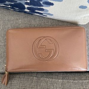 Gucci wallet soho large